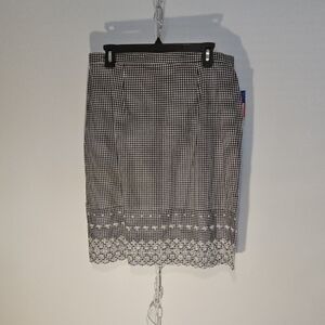 Classic Black and White Checkered Skirt (1144)